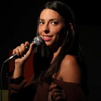 Jade Catta- Preta